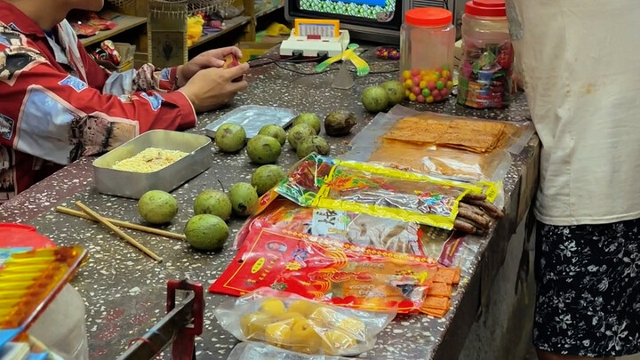 Nhà anh Béo bị cướp sạch hạt óc chó…