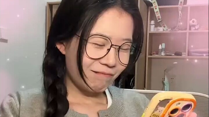 Khi bạn trai của bạn cùng phòng cứ thích nói tiếng địa phương