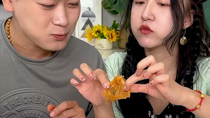 قال حبيبي إنو بقى كل شي بالصدفة لما ناكل.