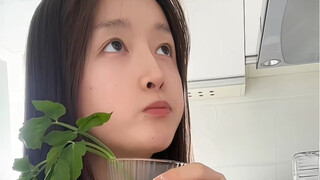 睡懵了 喝一杯血腥玛丽清醒一下