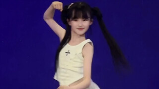 刘格格平时练舞的时候就是这个样子的。妈妈在旁边扯着嗓子吼的那种🤣 #刘格格 #nabillera