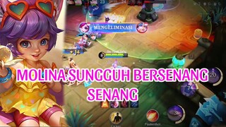 MOLINA SUNGGUH BERSENANG SENANG
