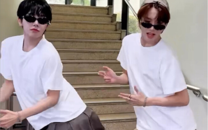 【มยองแจฮยอน】ท่าเต้นสะบัดก้นของน้องหมา! ชาเลนจ์กับมันเน่～