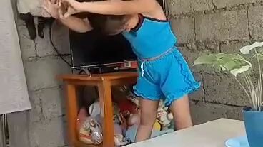 practice daw cya para paglaki nia maging dancer,,,