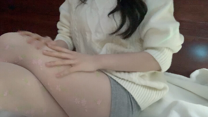 Tất dài hoa nhí kích hoạt