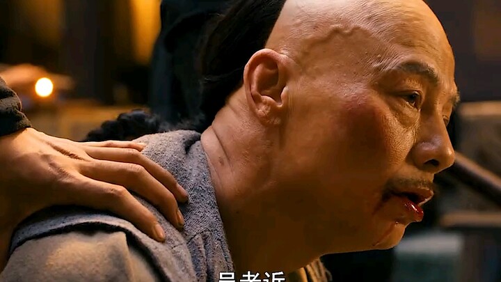 To get a puff of *, the old man even dragged his coffin along—what a “divine scissors hand”!