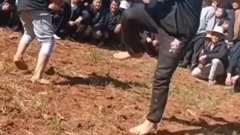 Khi tôi về quê mà gặp thằng trong học võ và solo