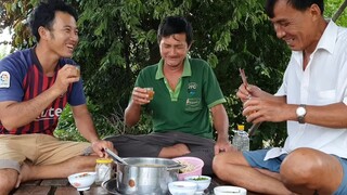 Bác 2 Và Chú Út Làm Món Cua Đồng Nấu Cháo Gạo Rang Cho Buổi Cơm Chiều Quê