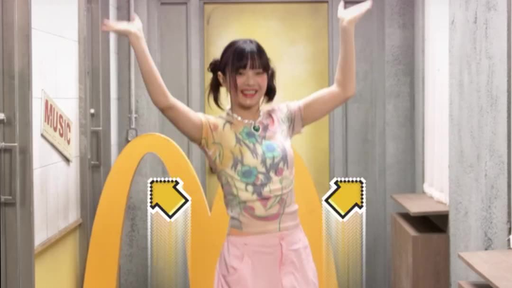 McDonald's Fried Chicken Dance - Hanni Solo Version