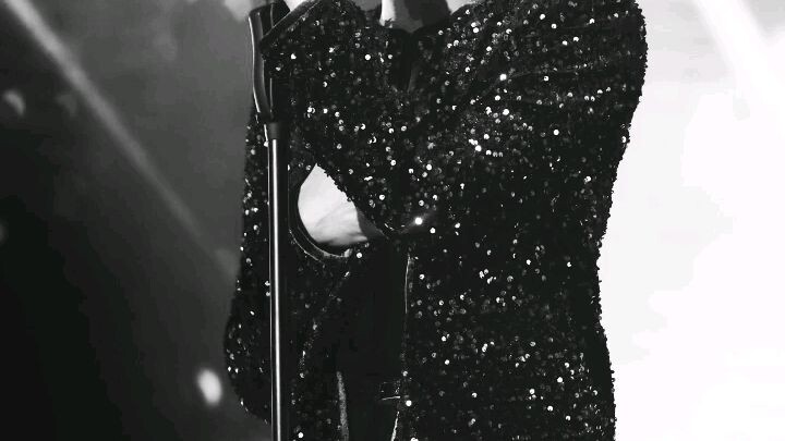 Got 7 bam bam singing "NGITI"