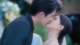 Suamiku tidak mencintaiku, tapi kakaknya justru menyatakan cinta