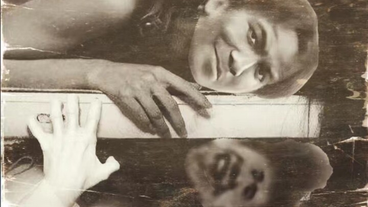 هناك كون تحت السرير