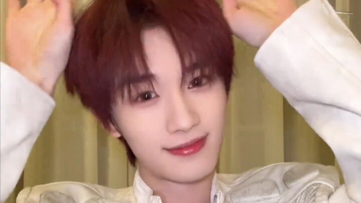 فريق "تيانشي شاونيان توان"؛ 12.11، الفيديو الثاني لجميع الأعضاء على تيك توك، سبعة أشخاص يطابقون تمام