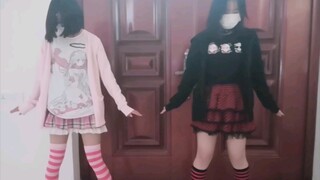 [Dance]Two girls dancing to <Caramelldansen>