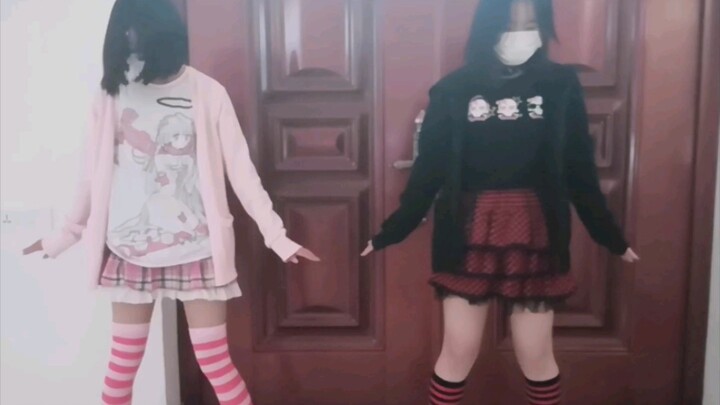 [Dance]Two girls dancing to <Caramelldansen>