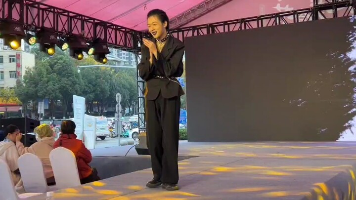 【束澜】苍蝇【漫展现场片段】点击观看我在评委脸上阴暗地爬行（