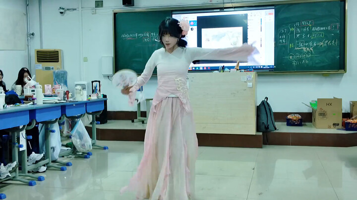 New Year's Eve Gala: Luo Chunfu Dance