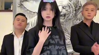 Xiao Lanhua suddenly appeared in Zhanhu's live broadcast room and performed the "big pendulum" dance