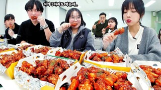 1vs10 경희대생들과 대결했습니다👊 bbq 신메뉴 치킨 먹방