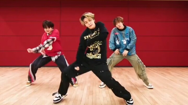 [Boys’ Planet 2] He Xinlong, Li Zihao, and Jia Hanyu’s vertical-format practice room performance—so 