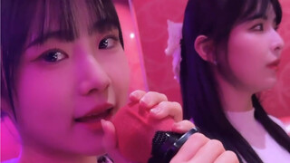 女同事们唱歌了。