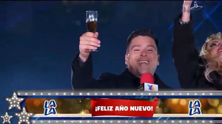 Feliz Año Nuevo En México Del Canal ADN 40 TV Azteca 🇲🇽