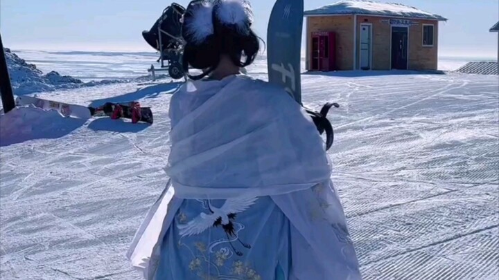 Ternyata, terbang menggunakan pedang itu seperti ini!