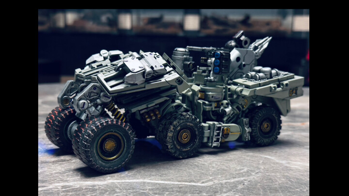 Trailer Transformers DS + forklift SS menggabungkan kendaraan lapis baja enam roda