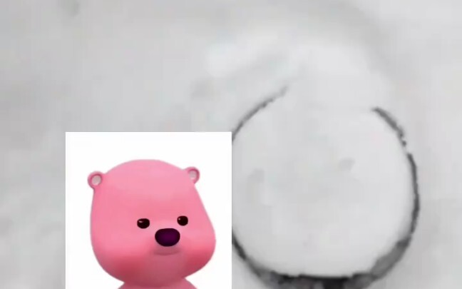 Lần đầu thấy quả cầu tuyết tròn đến thế, cảm giác như mình đang ở trong đó luôn!