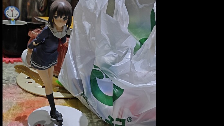 妈妈说以前有同事穿的服饰跟加藤惠一样，我：？？？甚莫