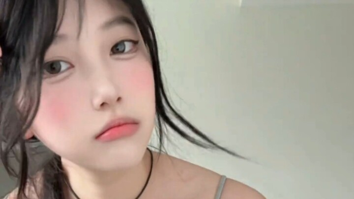 Kudengar penampilanku terlihat keren banget?