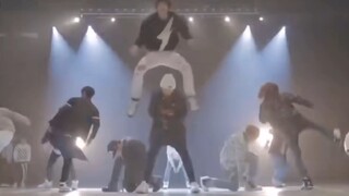 Jeon Wonwoo has such amazing jumping ability, is there no one speaking up for Kwon Soonyoung?