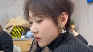 这就属于后天努力大于天赋了