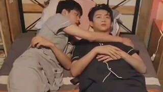 I was shocked by my first experience with a handsome guy's BL drama. His hopeless look was so funny!