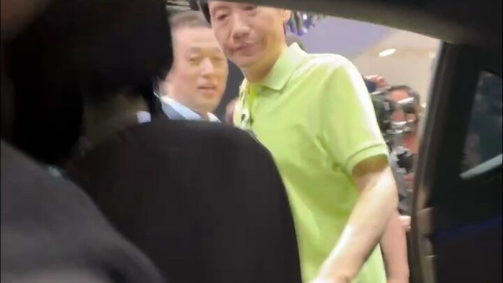 โอ้พระเจ้า เล่อจื้อขึ้นรถฉันแล้ว!