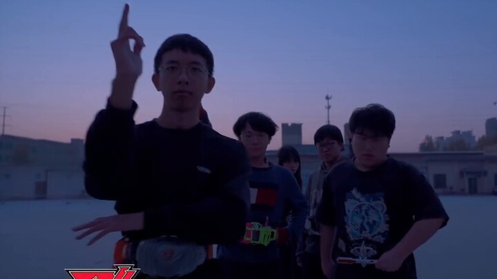 What? More than 20 Kamen Riders appeared at a university