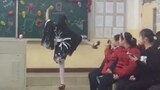 How hot can a 12-year-old dance to the Taoyuan Love Song at a New Year's Day party? (hard pitch)