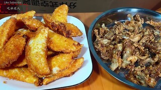 【吃冰达人今日份美食】：今天做炸蘑菇，香蕉派吃！