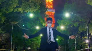 Tarian Lalisa di bawah Menara Tokyo