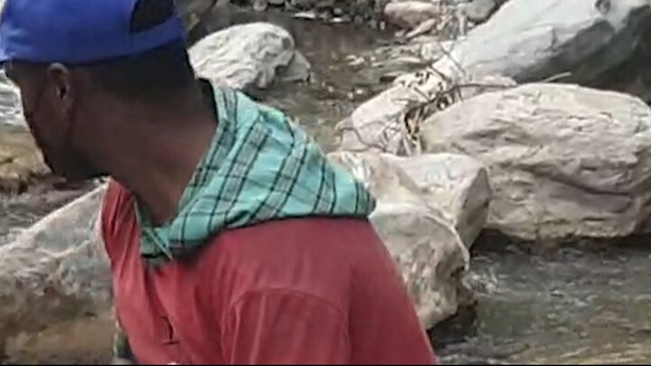 cast net fishing in Nepal | himalayan trout fishing with handmade cast net |