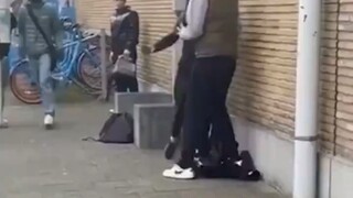 《爆头》