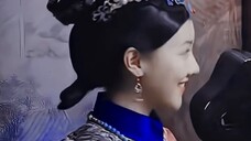 หลิงซีเป็นลูกสาวของเจิ้นฮวนและเจ้าชายกัว
