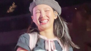 بوب يومي! طاقة لا تُقهر! مرحلة بوب منفردة لـ "الرسامة الصغيرة" لين نايون في حفل لوس أنجلوس بتاريخ 11