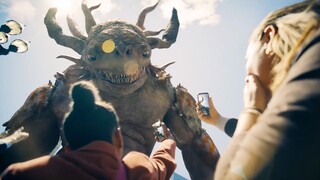Superman saves the dog and beats up the monster! New clip of DC's "Superman", Superdog Xiaoke destro