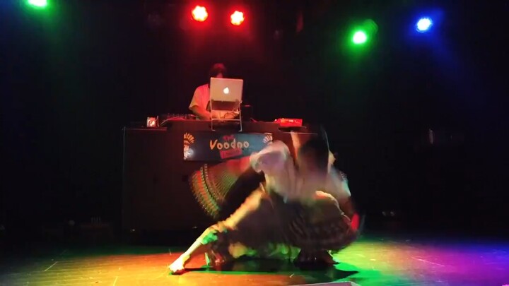 [Underground Art] A Double-Edged Sword: Super-Stylish Girl Otto