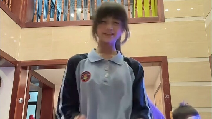 สาวใสวัยมัธยม ~ลิเซ่~ เปิดเผยฐานะครอบครัว