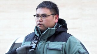 Ông già không phục