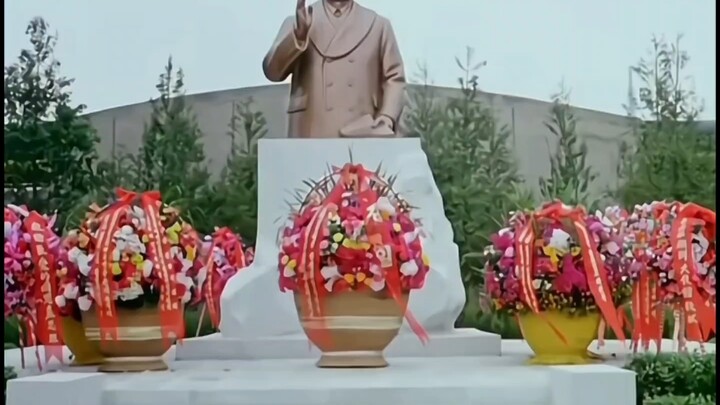 Tư liệu lịch sử: Kim Nhật Thành mời Đặng Dĩnh Siêu làm lễ khánh thành tượng của Chu Ân Lai (Đặng Dĩn