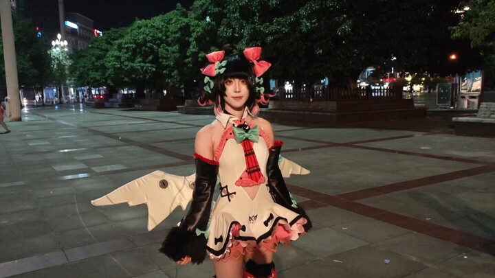 Click to watch high school students cosplay Nan Gong Yu dancing.