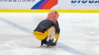 Anya suddenly appears at the ice rink! She's just too adorable!